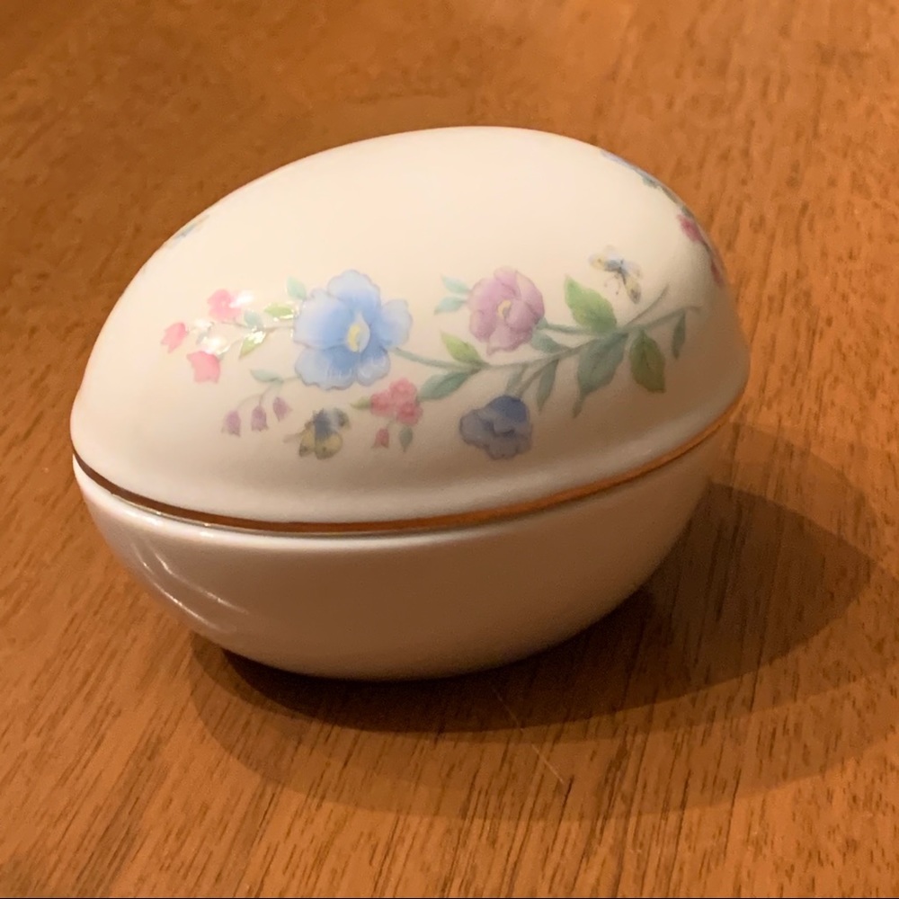 Vintage Easter Egg Treasure Box - Picture 3 of 9